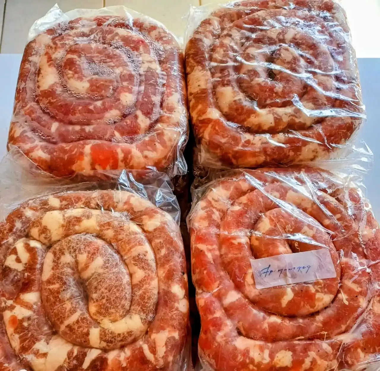 Linguiça de porco caseira artesanal